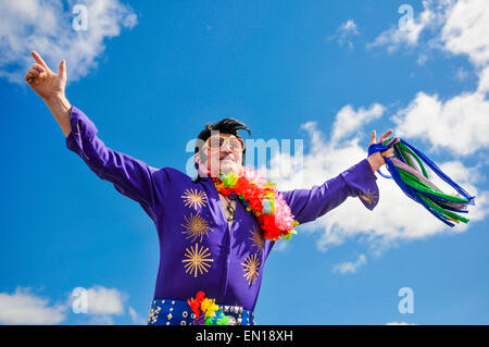 Nordirland. 25. April 2015 - aufdrehen "Weltweit größte Sammlung von über Elvis Look-a-Likes" Flops bei nur sechs. Bildnachweis: Stephen Barnes/Alamy Live-Nachrichten Stockfoto