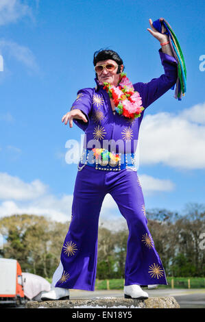 Nordirland. 25. April 2015 - aufdrehen "Weltweit größte Sammlung von über Elvis Look-a-Likes" Flops bei nur sechs. Bildnachweis: Stephen Barnes/Alamy Live-Nachrichten Stockfoto