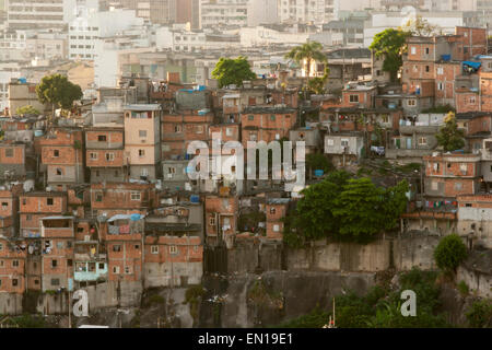 Eine Favela Slum Gemeinschaft in Santa Teresa, Rio de Janeiro, Brasilien Stockfoto