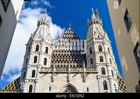 Die Fassade der gotischen St. Stephen Kirche in Wien, Österreich. Stockfoto