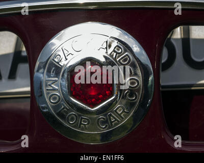 25. April 2015 ist - Packard ein zwanzig 1939--The Retro-OldCarFest, das größte Retro-Autos-Festival in Kiew statt und erstreckt sich die staatliche Luftfahrt Museumsgelände. Mehr als 300 Autos sind in diesem Projekt beteiligt und mehr als 20 000 Besucher werden erwartet. © Igor Golovniov/ZUMA Draht/Alamy Live-Nachrichten Stockfoto