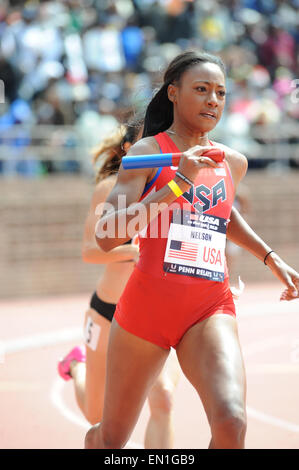 Philadelphia, Pennsylvania, USA. 25. April 2015. Team USA BRIANNA NELSON, läuft in den USA Vs The World Womens 4 x 400 im Feld historischen Franklin in Philadelphia Pa Credit stattfand: Ricky Fitchett/ZUMA Draht/Alamy Live News Stockfoto