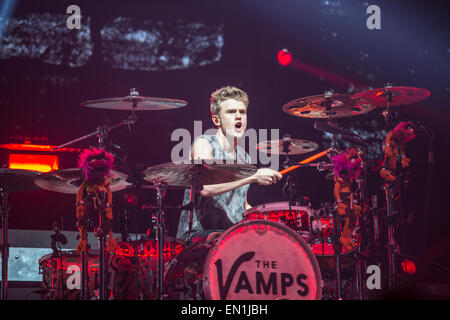 Manchester, UK. 25. April 2015. Die Vamps Höchstleistungen live The Manchester Arena Credit: Gary Mather/Alamy Live News Stockfoto