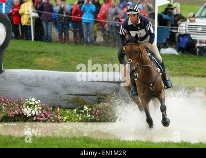 26. April 2015 - Lexington, KY, US - April 25, 2015: #88 Meister munter und Boyd Martin beendet im 6. Platz auf der Cross Country Strecke während der Rolex-drei-Tages-Veranstaltung im Kentucky Horse Park in Lexington, Kentucky Candice Chavez/ESW/CSM Stockfoto