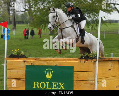 26. April 2015 - Lexington, KY, US - April 25, 2015: #63 coole Entscheidung und Amanda Wilson auf der Cross Country Strecke während der Rolex-drei-Tages-Veranstaltung im Kentucky Horse Park in Lexington, Kentucky Candice Chavez/ESW/CSM Stockfoto