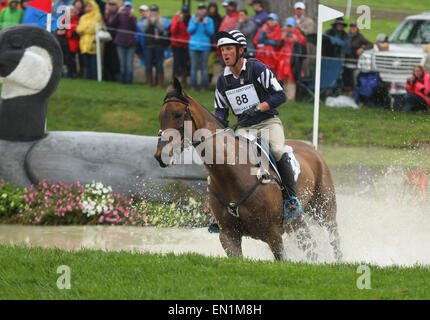 26. April 2015 - Lexington, KY, US - April 25, 2015: #88 Meister munter und Boyd Martin beendet im 6. Platz auf der Cross Country Strecke während der Rolex-drei-Tages-Veranstaltung im Kentucky Horse Park in Lexington, Kentucky Candice Chavez/ESW/CSM Stockfoto