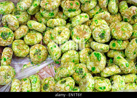 Einige grüne italienischen Gebäck zum Verkauf in einer Bäckerei Stockfoto