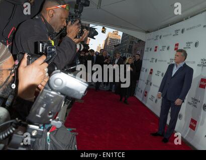 New York, NY, USA. 25. April 2015. Ray Liotta im Ankunftsbereich für Tribeca Film Festival CLOSING NIGHT, 25. Jahrestag der GOODFELLAS, Co-gesponsert von Infor und Roberto Coin, The Beacon Theatre, New York, NY 25. April 2015. Bildnachweis: Lev Radin/Everett Collection/Alamy Live-Nachrichten Stockfoto