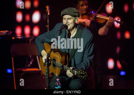 Mailand Italien. 25. April 2015. Der amerikanische Singer/Songwriter JAMES TAYLOR tritt am Teatro Degli Arcimboldi, das neue Album "Vor This World" präsentieren Stockfoto