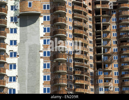24. April 2015 - Wärmedämmung von einem Mehrfamilienhaus Platten hergestellt aus Polyurethan © Igor Golovniov/ZUMA Draht/Alamy Live News Stockfoto
