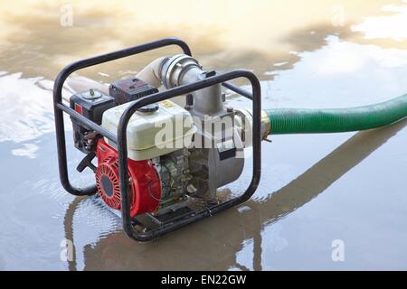 Wasser Pumpen Stockfoto