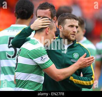 Dundee, Schottland. 26. April 2015. Schottische Premier League. Dundee United vs. Celtic FC. Scott Brown und Adam Matthews nach dem Finale Pfeifen Credit: Action Plus Sport/Alamy Live News Stockfoto