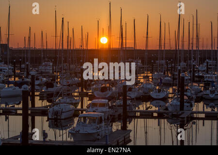 Marina bei Sonnenuntergang Stockfoto