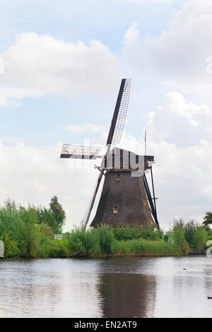 Alte Windmühle in Kinderdijk, Holland Stockfoto