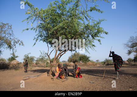 Stamm der Mursi im Süden Äthiopiens, Stockfoto