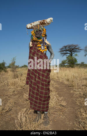 Stamm der Mursi im Süden Äthiopiens, Stockfoto