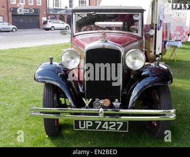 Hillman Minx 1933 Oldtimer auf dem Display in Grantham am St.-Georgs Tag, Lincolnshire, England, UK Stockfoto