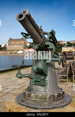 Großbritannien, England, Yorkshire, Scarborough, erste Welt Krieg 1914 Vickers Muster 13 PDR Kanone auf Vincents Pier Stockfoto