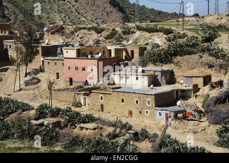 Typischen Berber Häuser in der Nähe von Dorf Sidi Hassain im hohen Atlasgebirge, Marokko Stockfoto