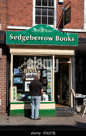 Buchhandlung in High Street, Bilovec, Worcestershire, England, Vereinigtes Königreich Stockfoto