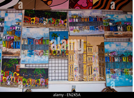 Olinda, Recife, Pernambuco, Brasilien, zeitgenössische Kunst an einem Straßenmarkt in Olinda, in der Nähe von Recife. Stockfoto