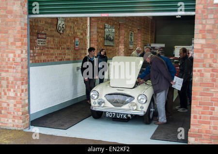 Oldtimer auf der 5. Sonntag Brunch Gerangel in Bicester Erbe, Oxfordshire, England Stockfoto