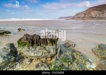 Atemberaubende Porthtowan Strand in Cornwall England UK Stockfoto