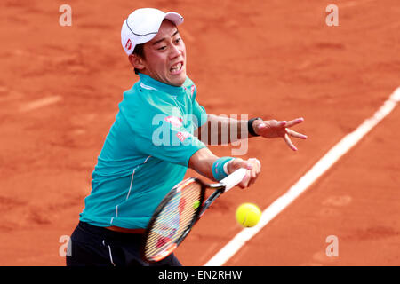 Barcelona. 26. April 2015. Japans Kei Nishikori kehrt ein Schuss im Finale gegen Spanien Pablo Andujar bei den ATP Barcelona Open Tennisturnier "Conde de Godo" in Barcelona, Spanien am 26. April 2015. Kei Nishikori schlagen Spaniens Pablo Andujar im Finale gegen seinen Titel zu verteidigen. Bildnachweis: Pau Barrena/Xinhua/Alamy Live-Nachrichten Stockfoto