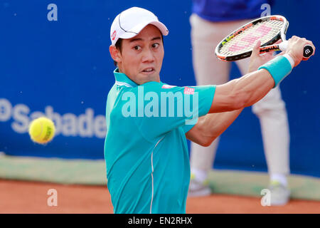 Barcelona. 26. April 2015. Japans Kei Nishikori kehrt ein Schuss im Finale gegen Spanien Pablo Andujar bei den ATP Barcelona Open Tennisturnier "Conde de Godo" in Barcelona, Spanien am 26. April 2015. Kei Nishikori schlagen Spaniens Pablo Andujar im Finale gegen seinen Titel zu verteidigen. Bildnachweis: Pau Barrena/Xinhua/Alamy Live-Nachrichten Stockfoto