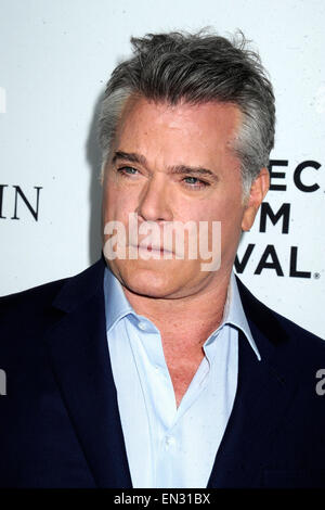 New York City. 25. April 2015. Ray Liotta besucht der Closing Night screening von "Goodfellas" während des 2015 Tribeca Film Festival im Beacon Theatre am 25. April 2015 in New York City. / Bild Allianz © Dpa/Alamy Live-Nachrichten Stockfoto