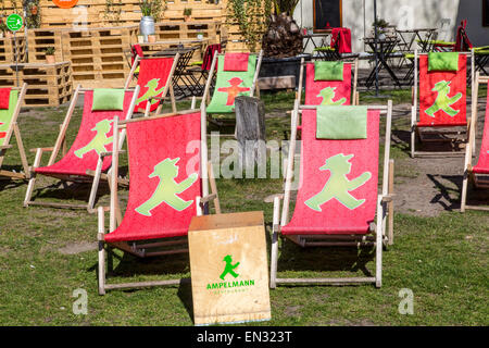 Open-Air-Café, Restaurant, "Ampelmann", benannt nach der Figur auf Fußgängerampel aus Ost-Berlin, Stockfoto