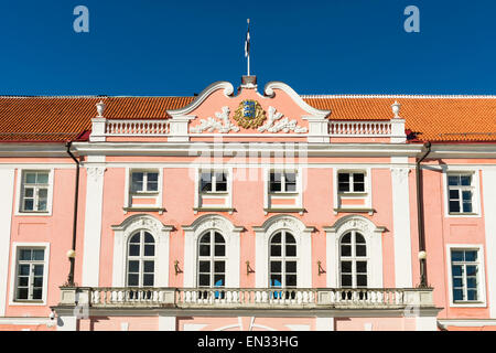 Provincial Government Building (1773), ein Flügel der Burg auf dem Domberg, und Sitz des Parlaments, Tallinn, Estland. Stockfoto