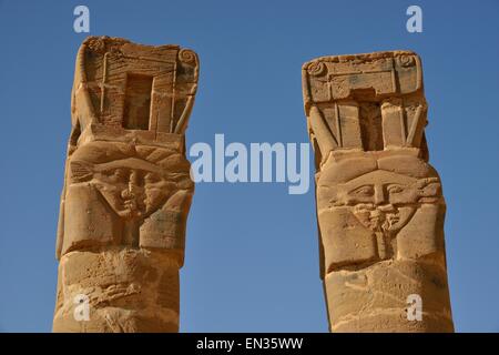 Spalten, Tempel der Hathor, Gebel Barkal, Karima, nördlichen Bundesstaat, Nubia, Sudan Stockfoto