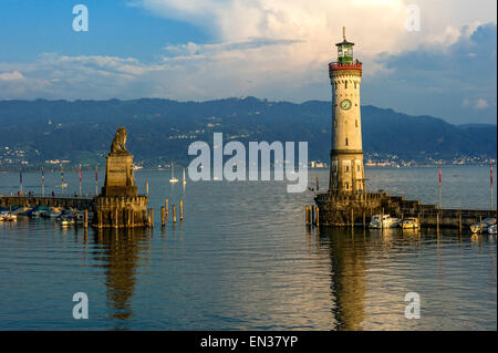 Bayerischen Löwen, neuer Leuchtturm, Hafen, Bodensee, Lindau, Schwaben, Bayern, Deutschland Stockfoto