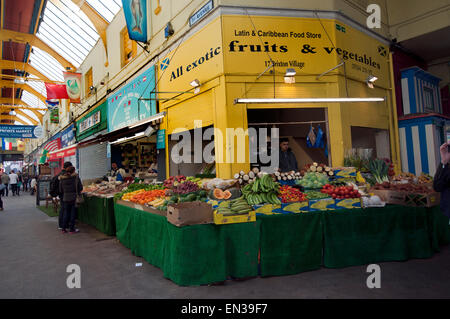 Die Gentrifizierung Brixton in Brixton Dorf Granville Arcade-Markthalle Stockfoto