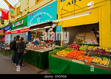 Die Gentrifizierung Brixton in Brixton Dorf Granville Arcade-Markthalle Stockfoto