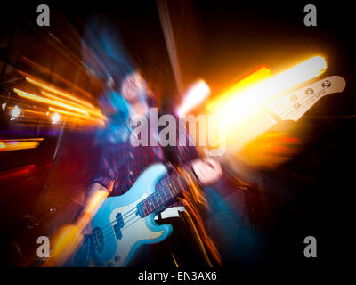 USA, Utah, Provo, junge Mann spielt e-Gitarre Stockfoto