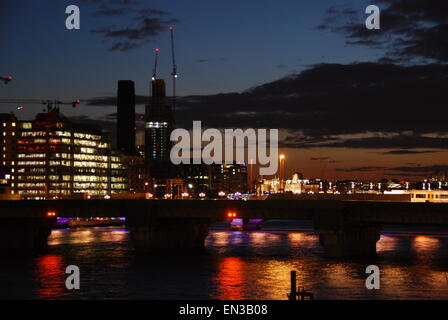 London-Sonnenuntergang von der London Bridge Stockfoto