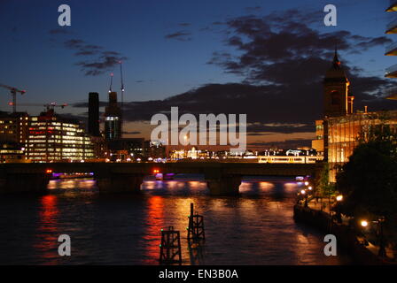 London-Sonnenuntergang von der London Bridge Stockfoto