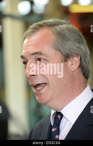 Die UKIP Führer Nigel Farage spricht auf Wahlkampftour in Clacton on Sea, Essex. Stockfoto