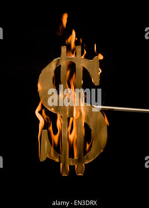 Dollar-Symbol in Brand Stockfoto