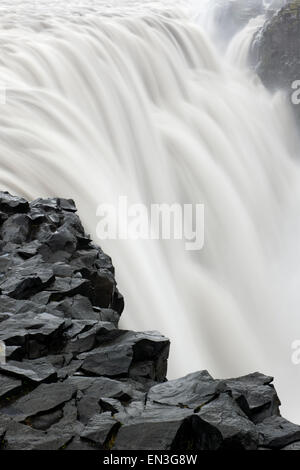 Dettifoss, der größte Wasserfall Europas in Bezug auf Volumen Entlastung. Jokulsargljufur Nationalpark. Island. Stockfoto