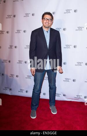 New York, NY, USA. 26. April 2015. Sam Esmail im Ankunftsbereich für MR. Roboter-Serie Premiere auf USA Network, Bow Tie Kinos Chelsea, New York, NY 26. April 2015. Bildnachweis: Abel Fermin/Everett Collection/Alamy Live-Nachrichten Stockfoto