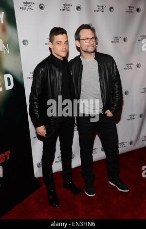 New York, NY, USA. 26. April 2015. Rami Malek, Christian Slater im Ankunftsbereich für MR. Roboter-Serie Premiere auf USA Network, Bow Tie Kinos Chelsea, New York, NY 26. April 2015. Bildnachweis: Eli Winston/Everett Collection/Alamy Live-Nachrichten Stockfoto