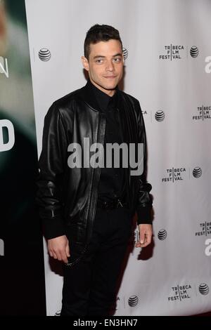 New York, NY, USA. 26. April 2015. Rami Malek im Ankunftsbereich für MR. Roboter-Serie Premiere auf USA Network, Bow Tie Kinos Chelsea, New York, NY 26. April 2015. Bildnachweis: Eli Winston/Everett Collection/Alamy Live-Nachrichten Stockfoto