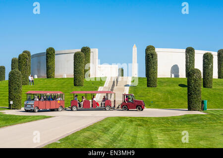 Besucher auf der Streitkräfte Memorial National Memorial Arboretum Alrewas, Staffordshire England UK GB EU Europe Stockfoto