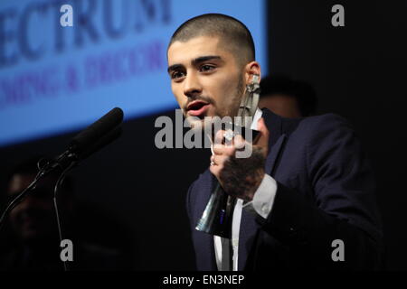 London 17 /04 2015 Park Lane Zayn Malik erhält Auszeichnung beim Asian Awards Stockfoto