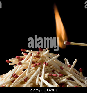 Haufen Spiele angezündet Stockfoto