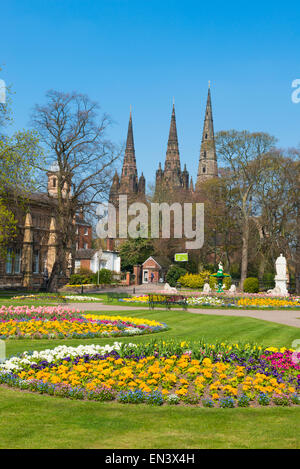 Frühling in Beacon Park, Lichfield, Staffordshire, England. Stockfoto