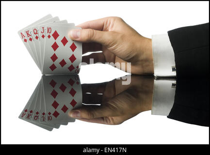 Hand halten fünf Spielkarten Stockfotografie - Alamy